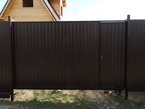 Ворота из профнастила откатные - пример 11 фото в Навашино