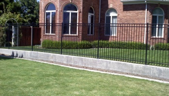 Сварные заборы на ленточном фундаменте 80 метров фото в Навашино