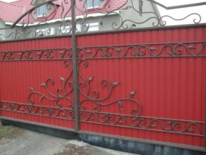 Кованые заборы с профнастилом 150 метров фото в Навашино