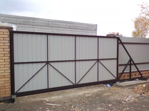 Ворота откатные с ручным управлением - пример 12 фото в Навашино