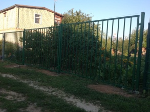 Сварные заборы с забивными столбами  80 метров фото в Навашино